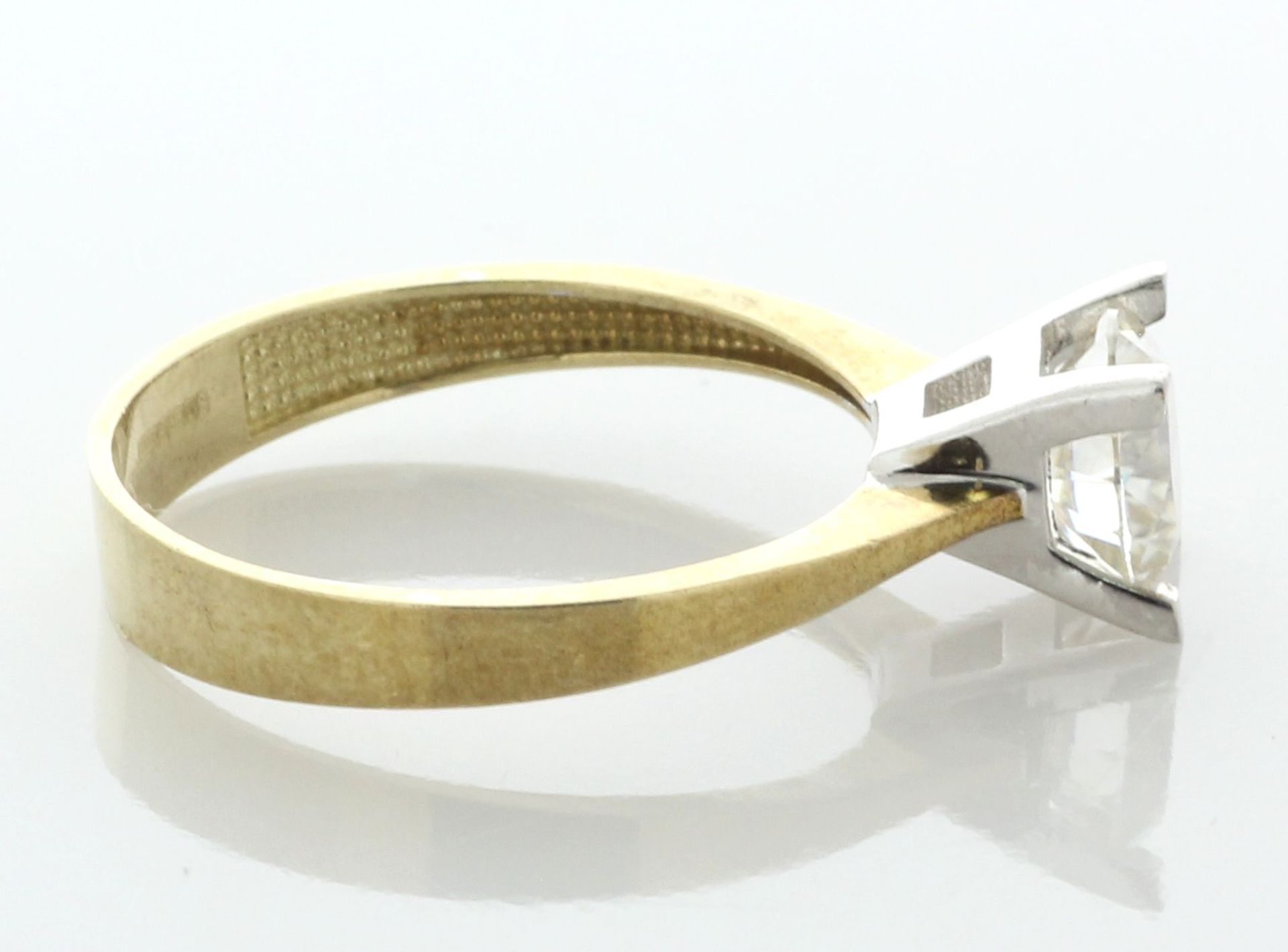 9ct Yellow Gold Single Stone Moissanite Ring - Valued By AGI £1,585.00 - One round brilliant cut - Image 3 of 5