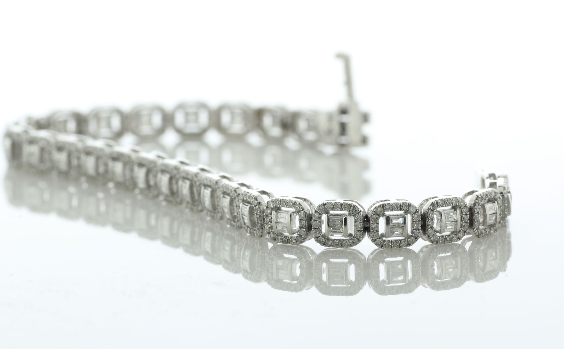 18ct White Gold Fancy Diamond Link Bracelet 4.00 Carats - Valued By AGI £9,995.00 - This stunning - Image 4 of 6