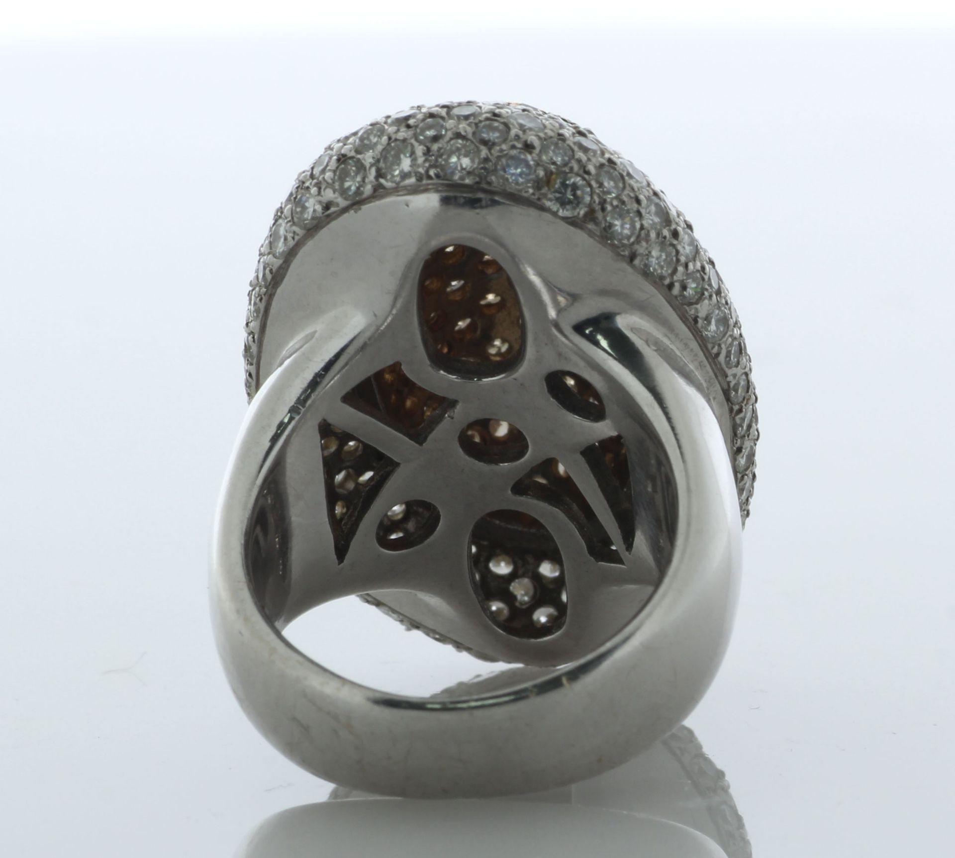 18ct White Gold Cocktail Pavé Dome Diamond Ring 7.00 Carats - Valued By AGI £17,950.00 - A one-off - Image 3 of 8