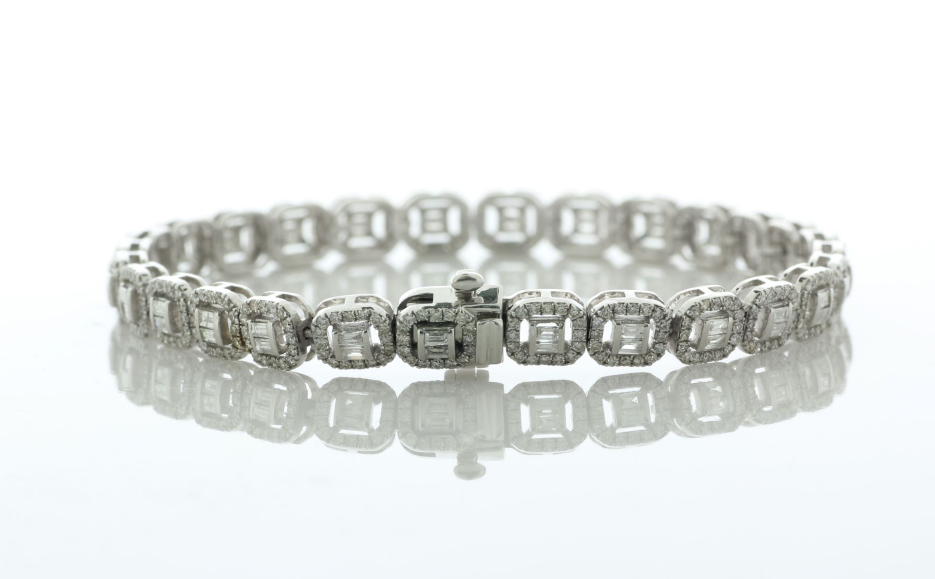 18ct White Gold Fancy Diamond Link Bracelet 4.00 Carats - Valued By AGI £9,995.00 - This stunning - Image 2 of 6