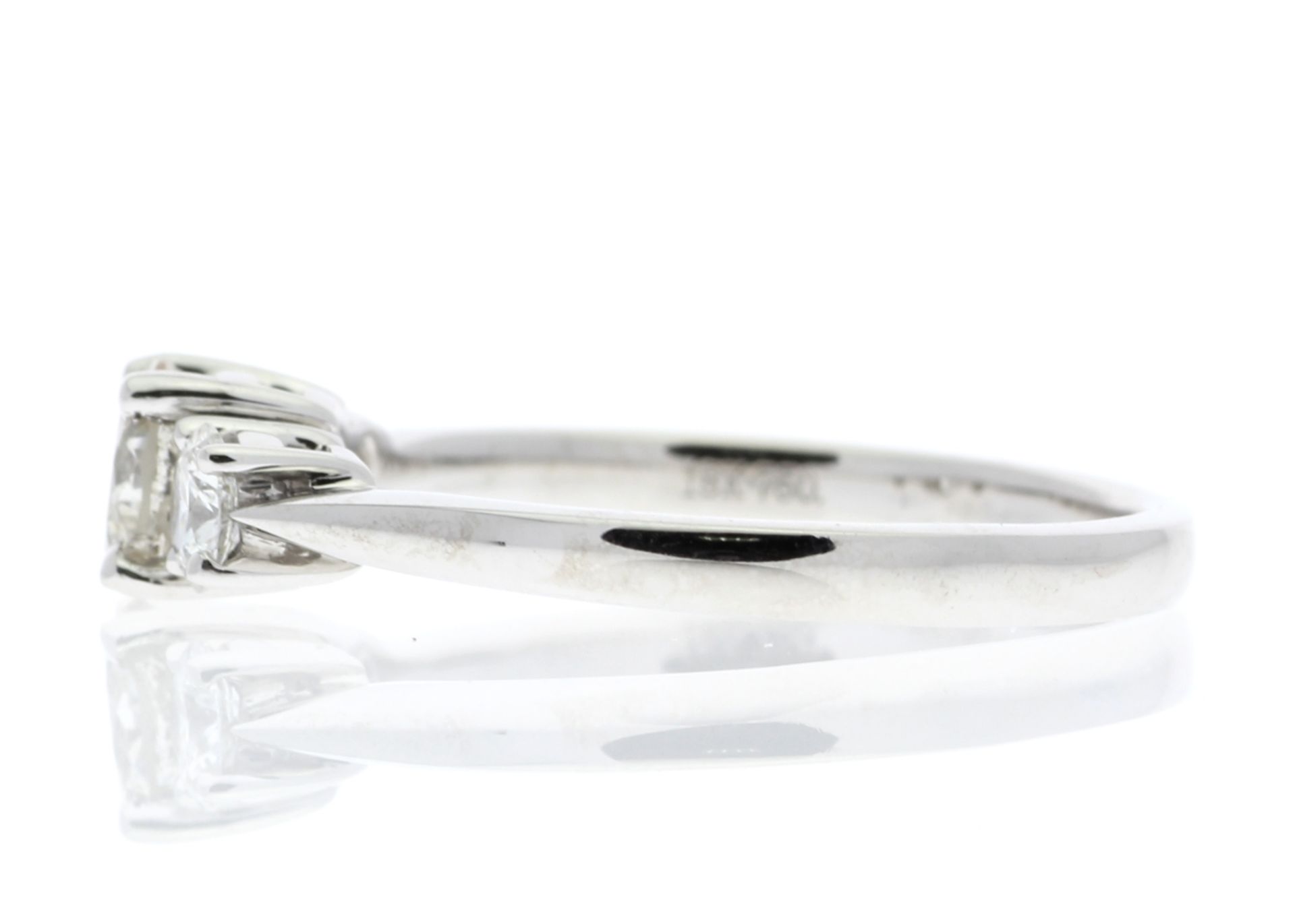 18ct White Gold Three Stone Claw Set Diamond Ring 0.73 Carats - Valued By IDI £6,500.00 - A - Image 3 of 5