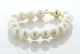 Freshwater Cultured 8.5 - 9.0mm Pearl Bracelet With Gold Plated Silver Clasp - Valued By AGI £285.00