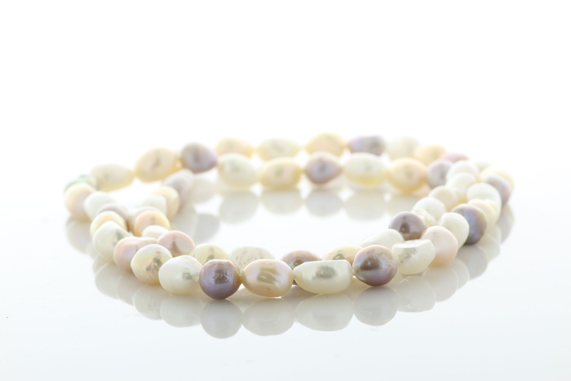 26 Inch Freshwater Baroque Shaped Cultured 8.0 - 8.5mm Pearl Necklace - Valued By AGI £320.00 - - Image 2 of 4