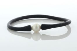 Freshwater Cultured 10mm Pearl Silicon Bracelet - Valued By AGI £195.00 - Silicon bracelet with a