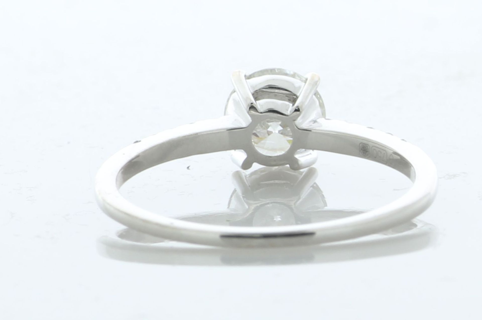 18ct White Gold Single Stone Prong Set With Stone Set Shoulders Diamond Ring (0.90) 1.00 Carats - - Image 4 of 5