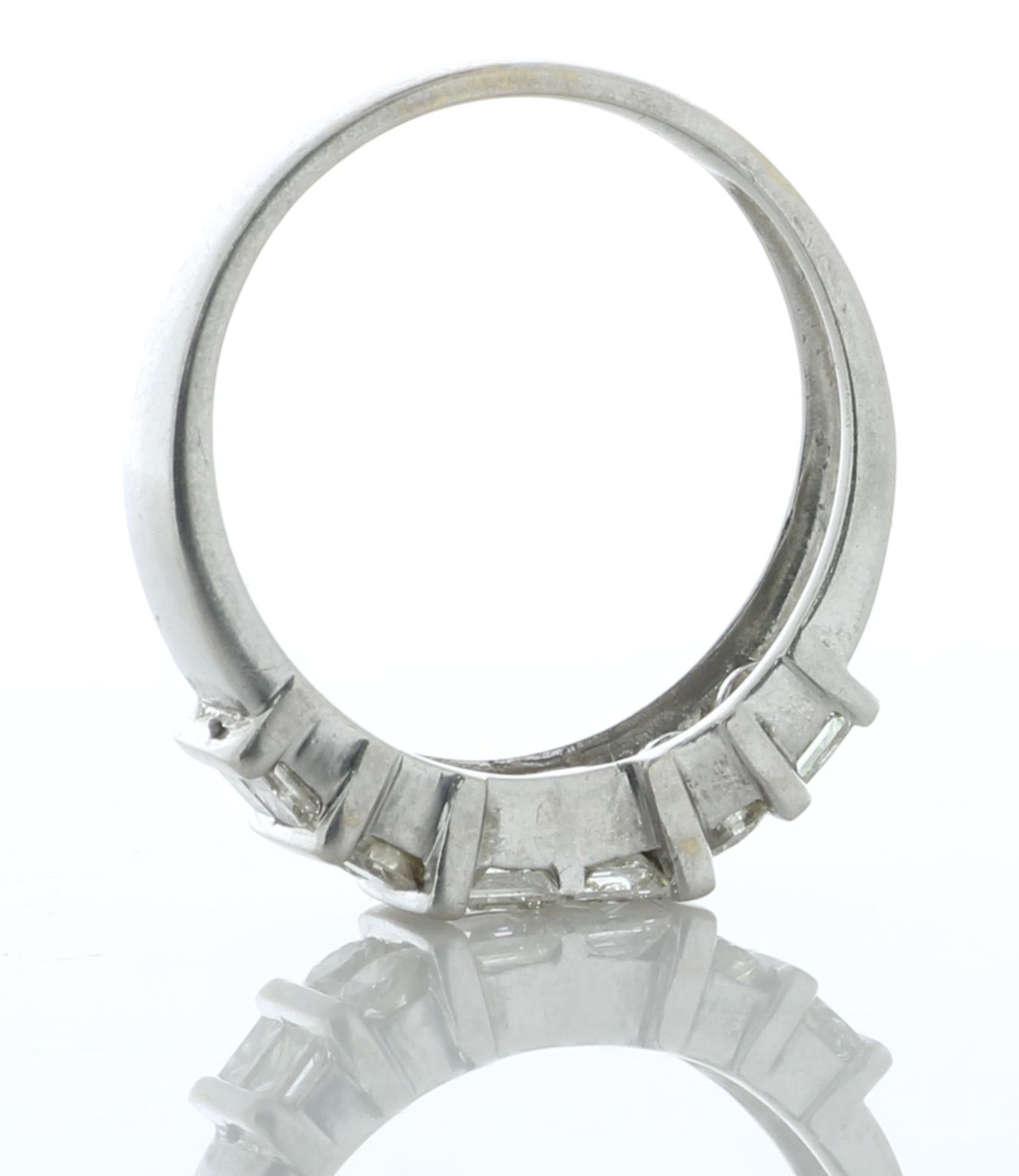 18ct White Gold Diamond Ring 1.10 Carats - Valued By AGI £3,510.00 - Four princess cut diamonds - Image 5 of 6