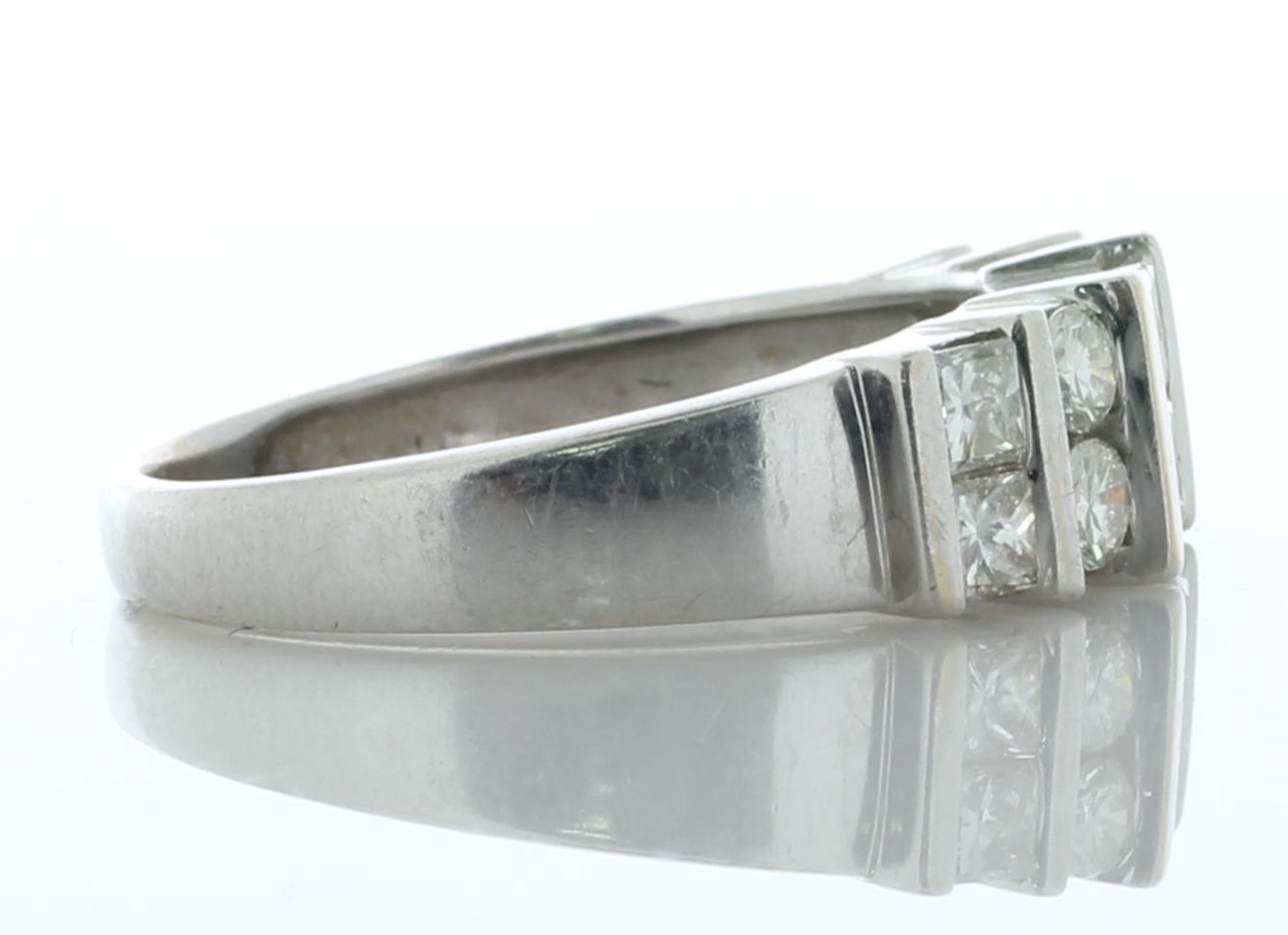 18ct White Gold Diamond Ring 1.10 Carats - Valued By AGI £3,510.00 - Four princess cut diamonds - Image 3 of 6