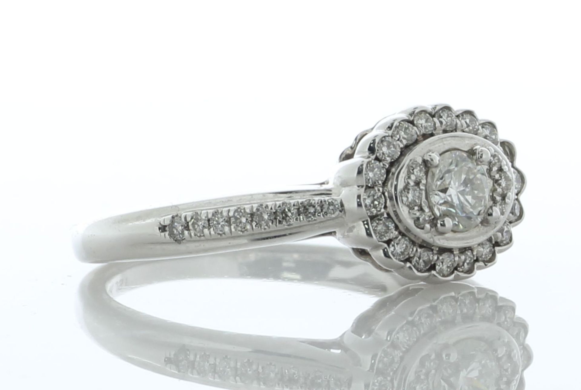 14ct White Gold Cluster Diamond Ring 0.75 Carats - Valued By AGI £3,400.00 - One round brilliant cut - Image 2 of 5