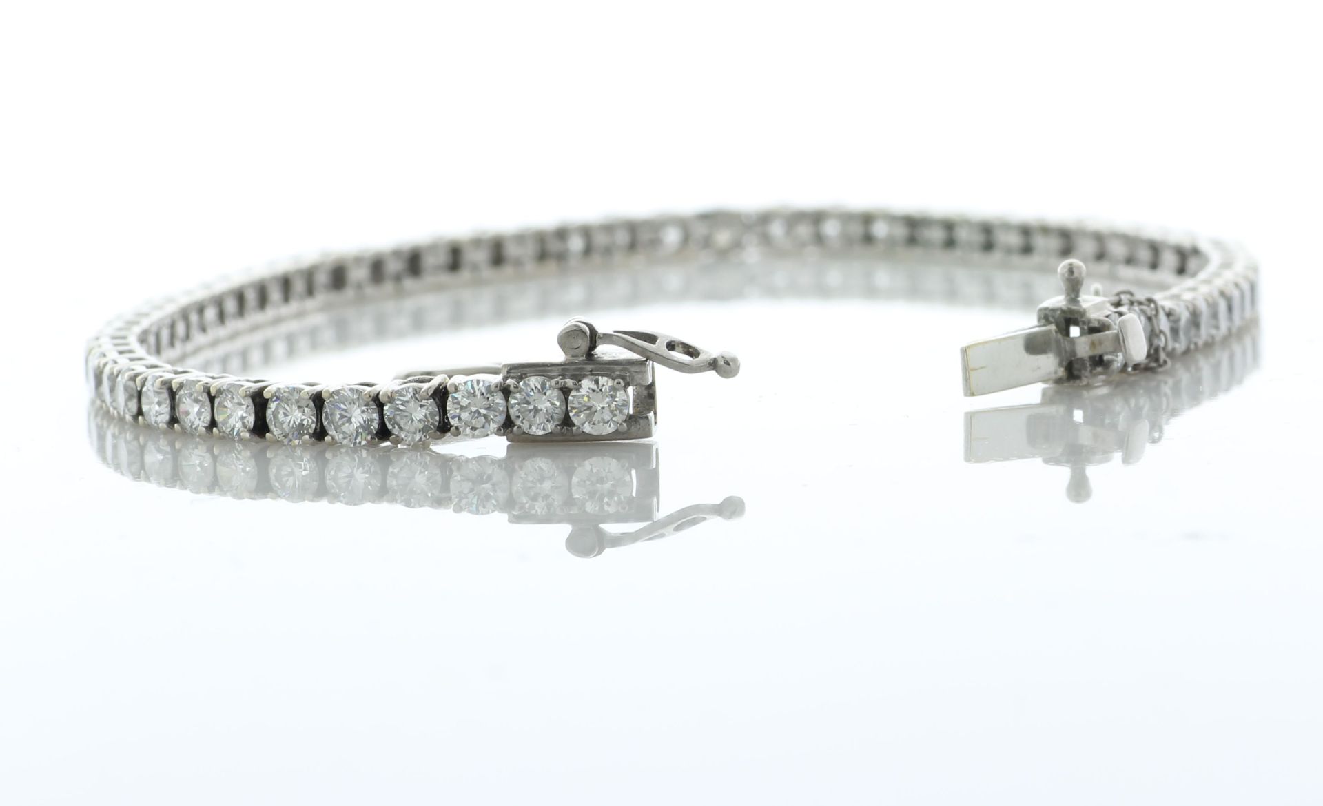 18ct White Gold Tennis Diamond Bracelet 6.15 Carats - Valued By AGI £18,215.00 - Multiple round - Image 4 of 6