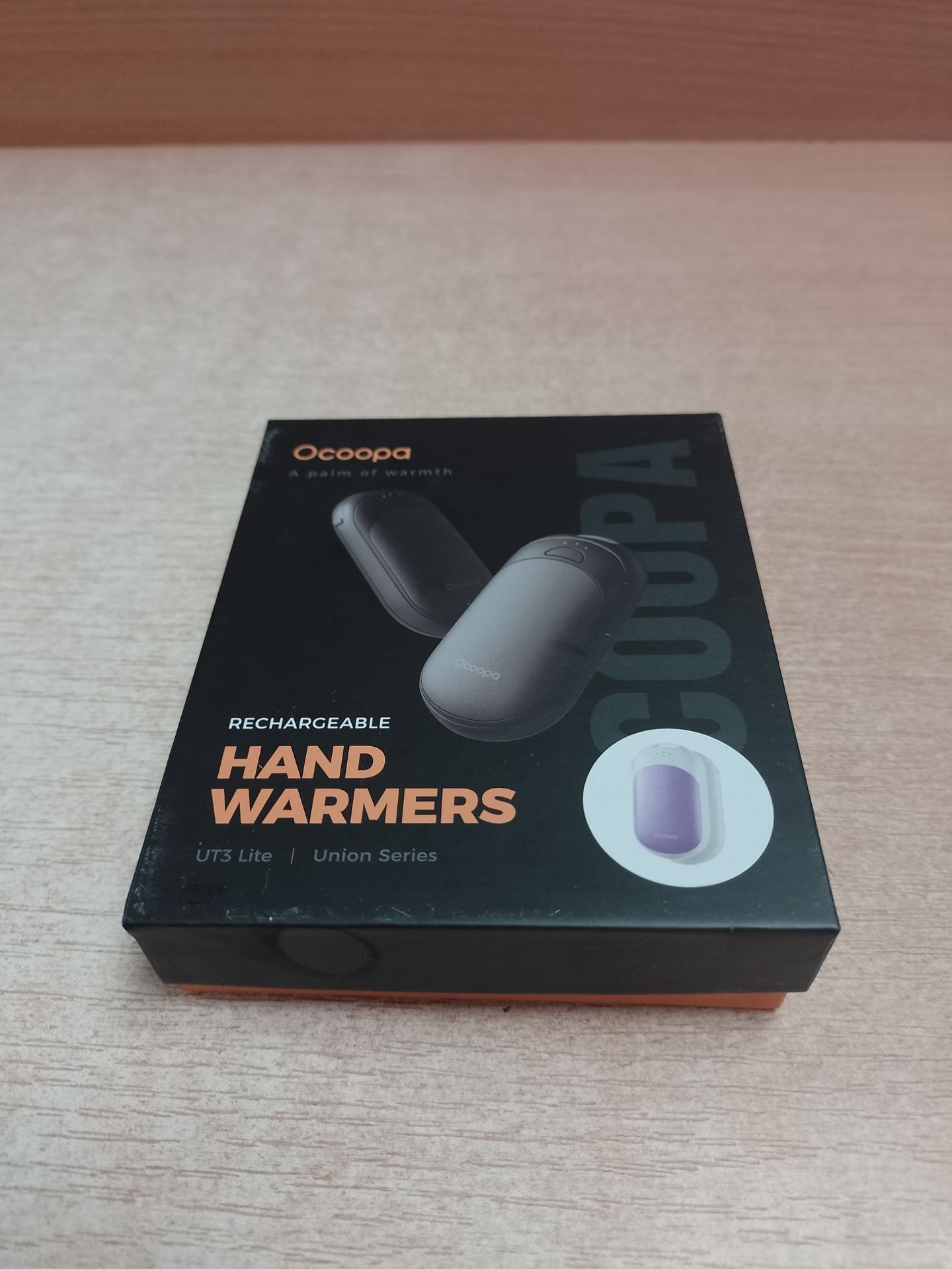 RRP £28.13 OCOOPA Magnetic Rechargeable Hand Warmers 2 Pack - Image 2 of 2