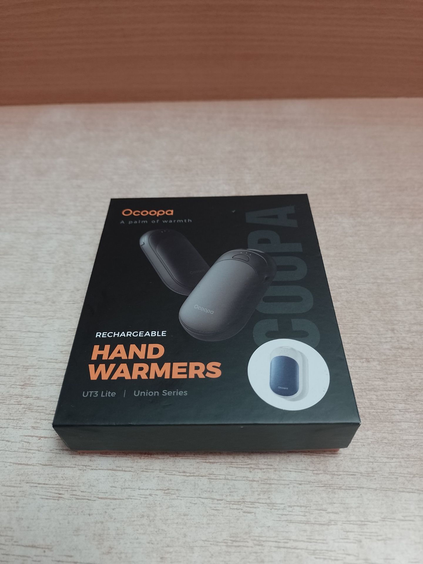 RRP £26.19 OCOOPA Magnetic Rechargeable Hand Warmers 2 Pack - Image 2 of 2