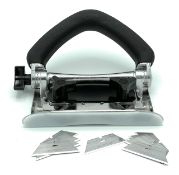 RRP £39.95 CCA Conventional Carpet Cutter and Blades