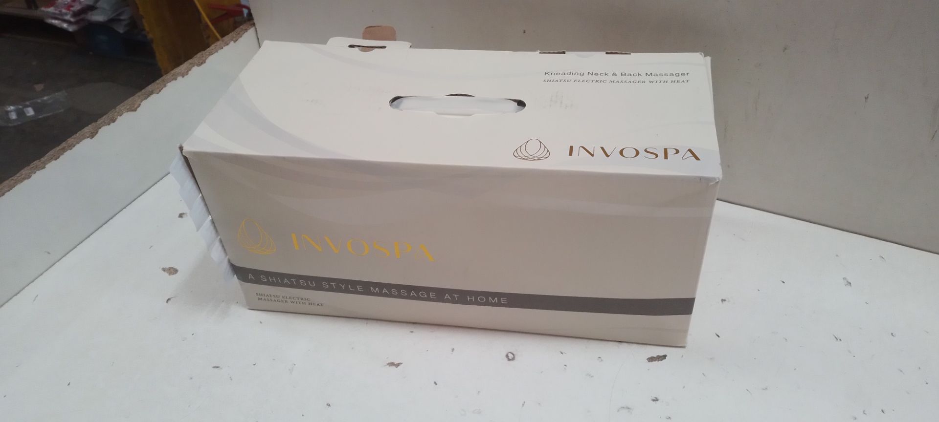 RRP £57.05 InvoSpa Shiatsu Back Shoulder and Neck Massager with Heat - Image 2 of 2