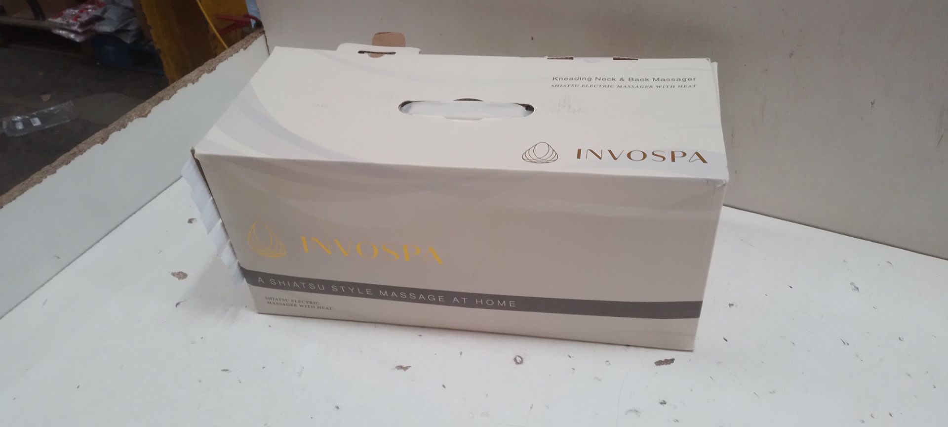 RRP £57.05 InvoSpa Shiatsu Back Shoulder and Neck Massager with Heat - Image 2 of 2