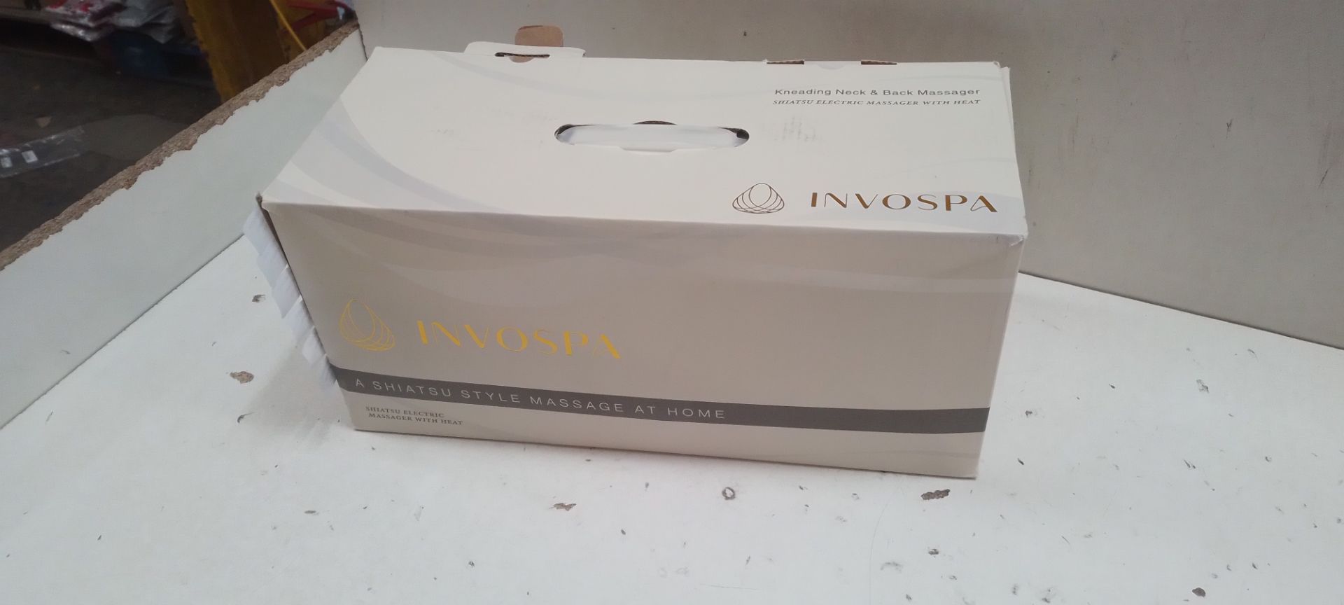 RRP £57.05 InvoSpa Shiatsu Back Shoulder and Neck Massager with Heat - Image 2 of 2