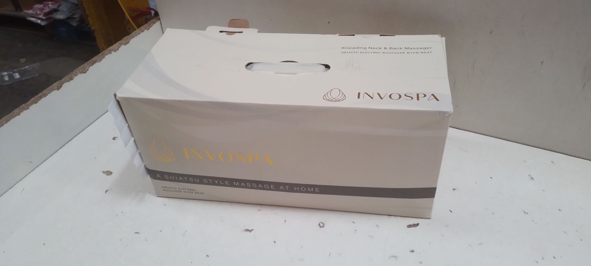 RRP £57.05 InvoSpa Shiatsu Back Shoulder and Neck Massager with Heat - Image 2 of 2