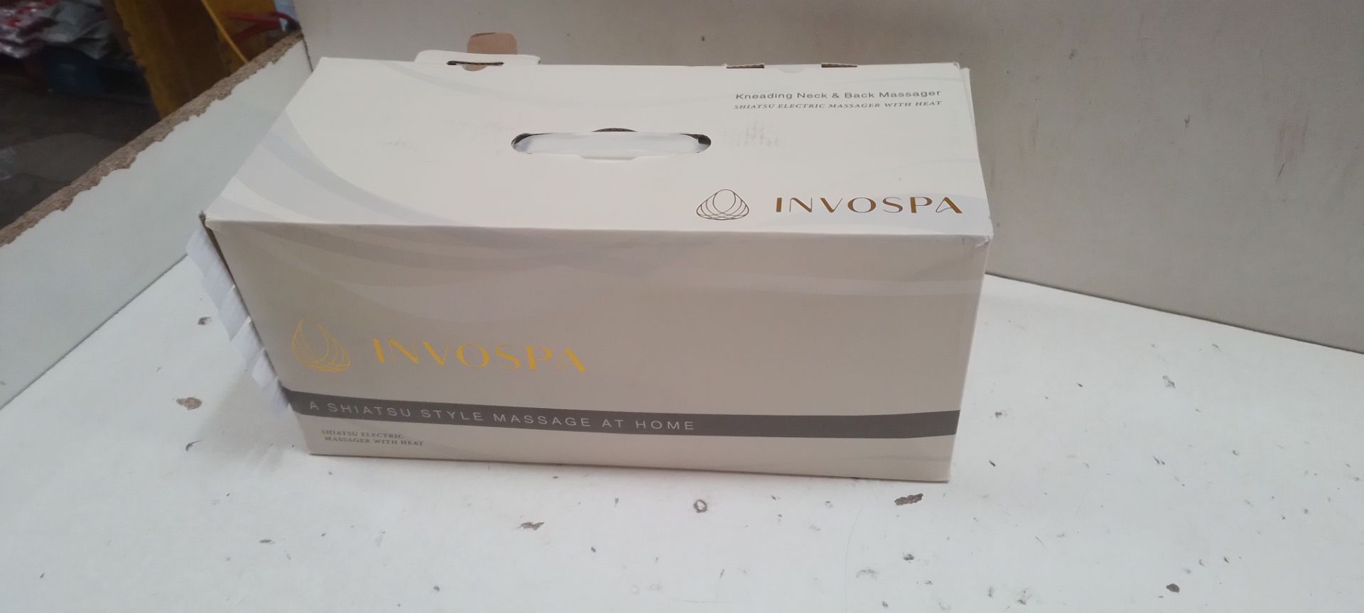 RRP £57.05 InvoSpa Shiatsu Back Shoulder and Neck Massager with Heat - Image 2 of 2