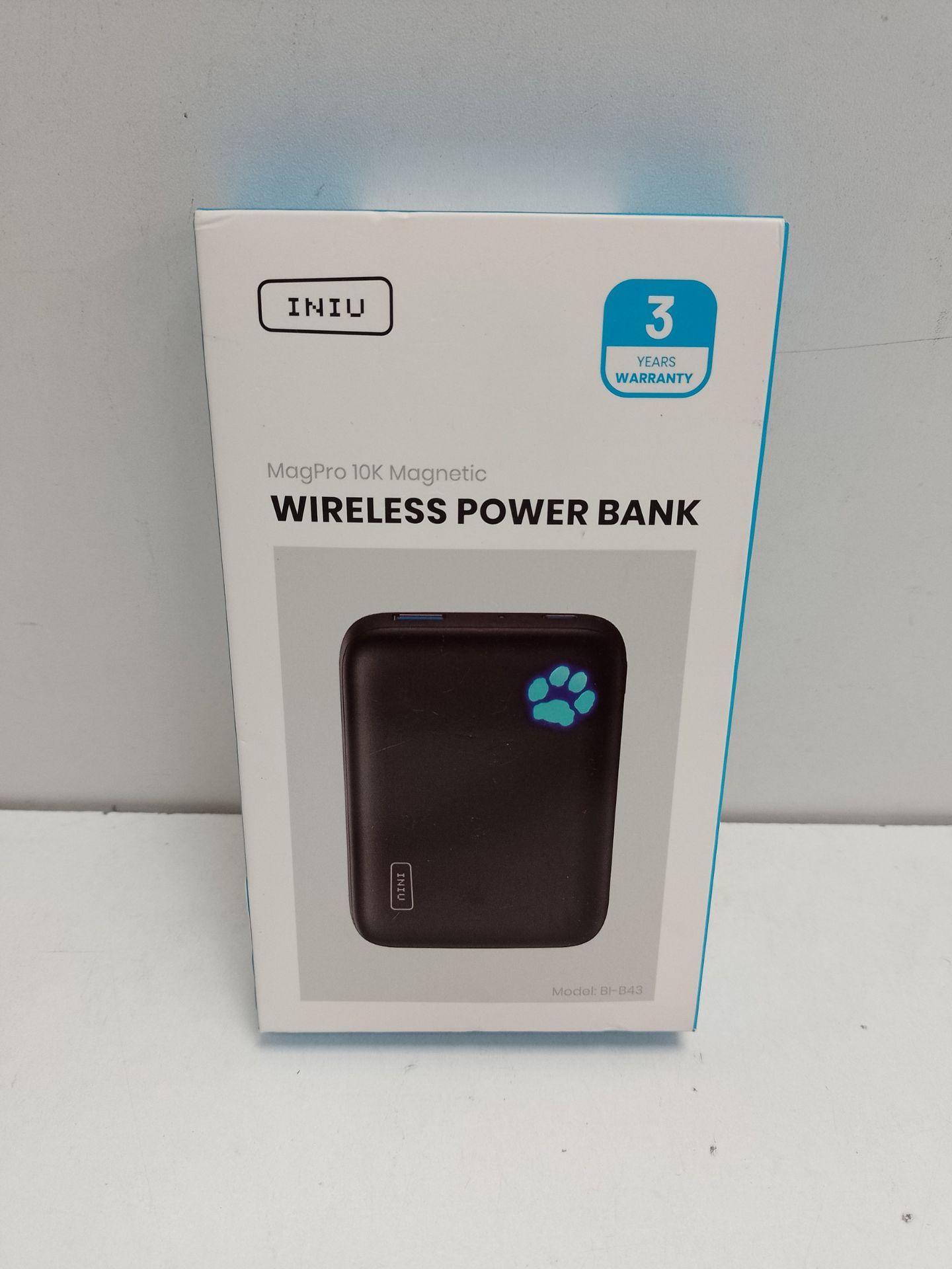 RRP £31.95 INIU Magsafe Power Bank - Image 2 of 2