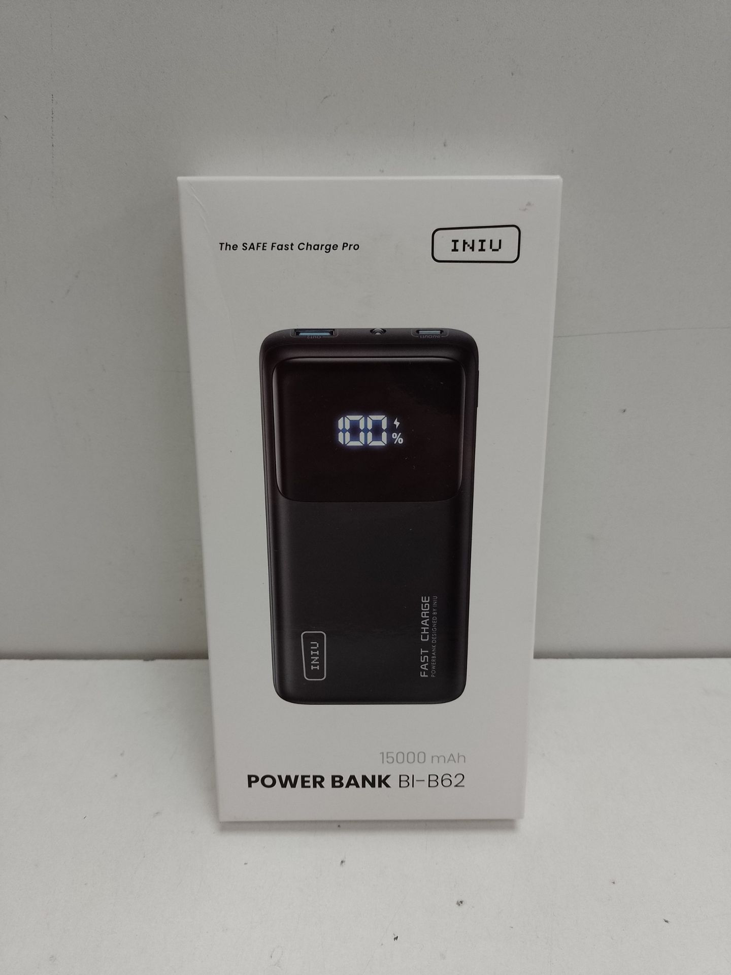 RRP £45.65 INIU Power Bank - Image 2 of 2