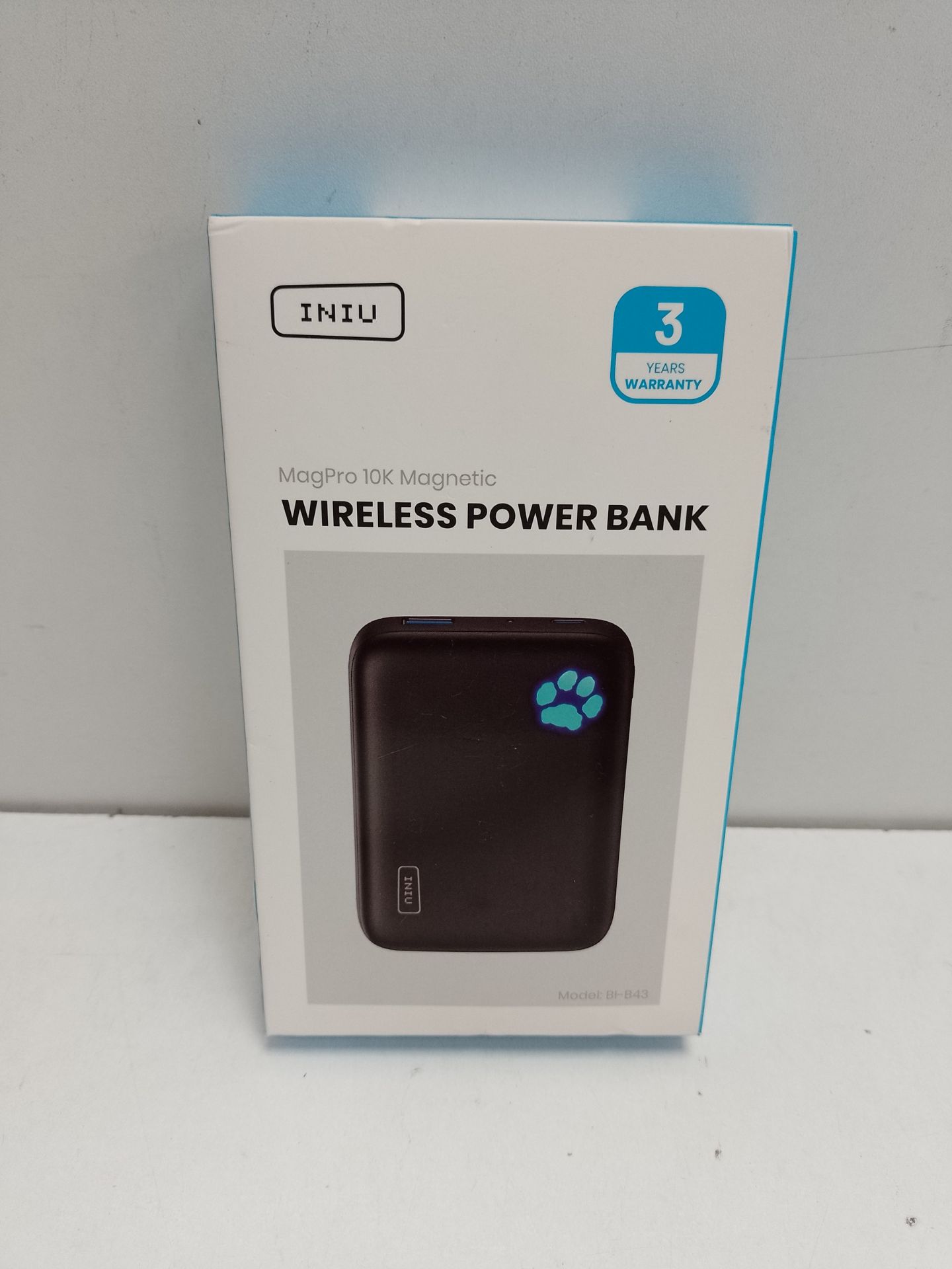 RRP £31.95 INIU Magsafe Power Bank - Image 2 of 2