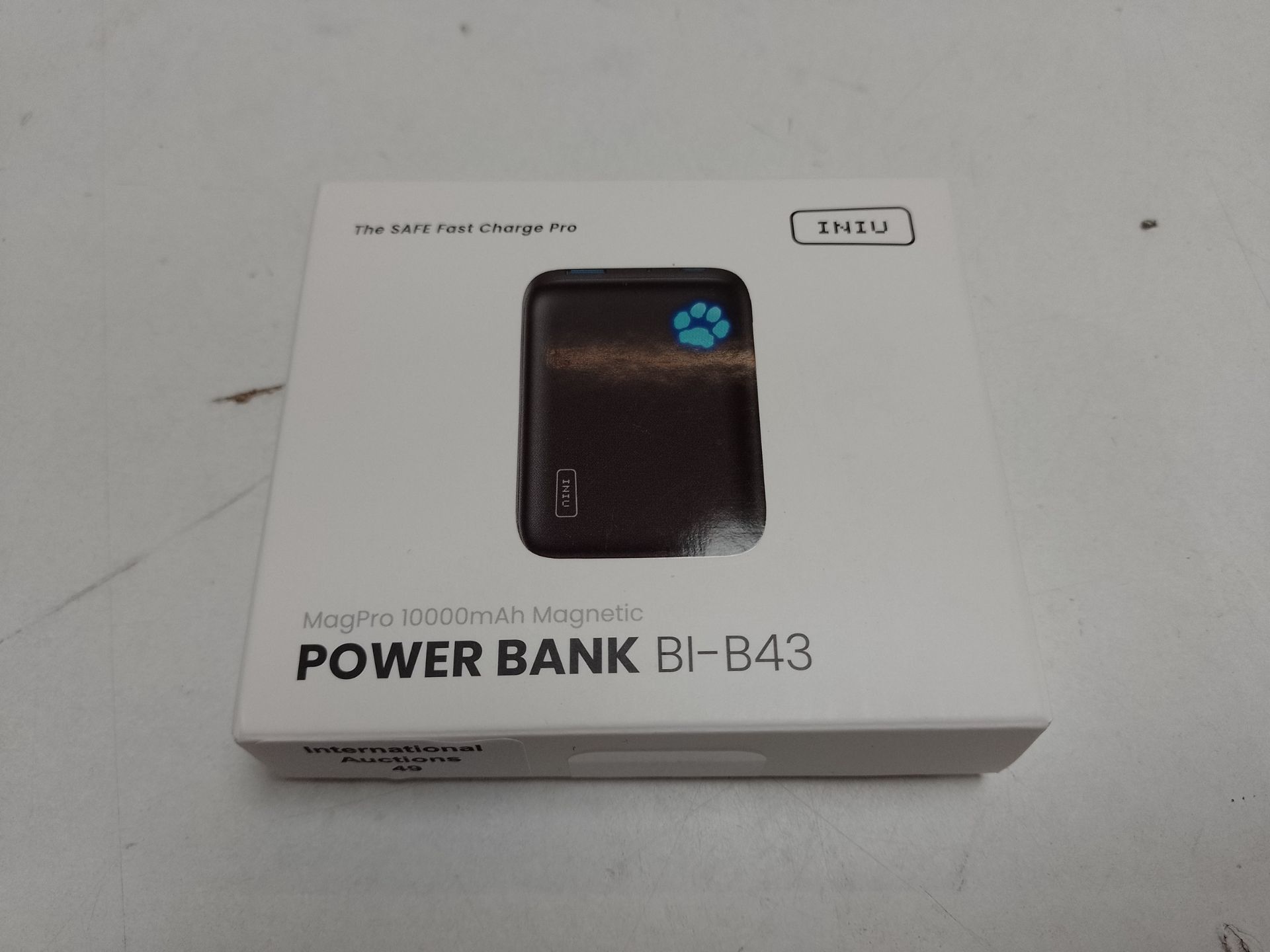 RRP £31.95 INIU Magsafe Power Bank - Image 2 of 2