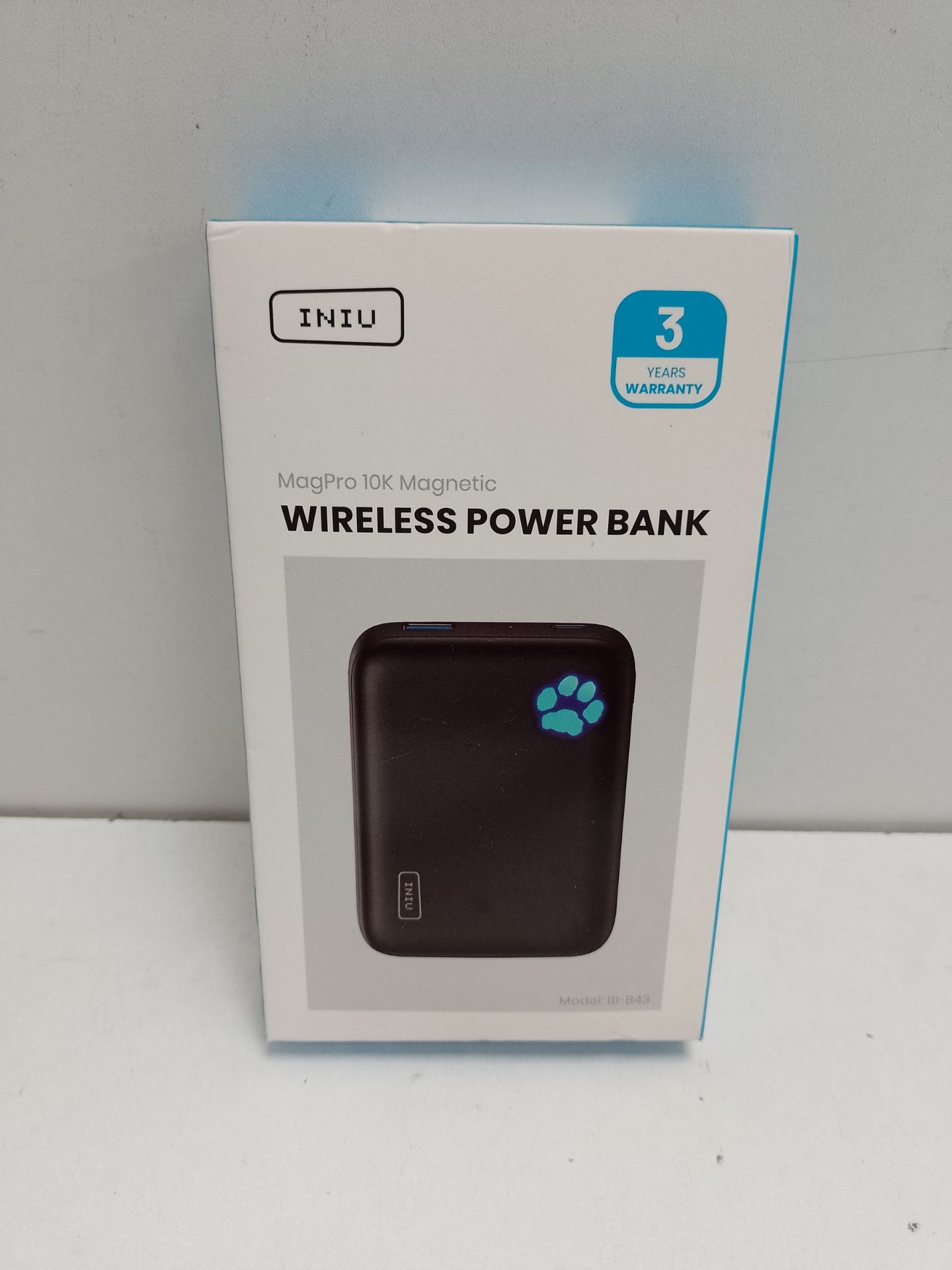 RRP £31.95 INIU Magsafe Power Bank - Image 2 of 2