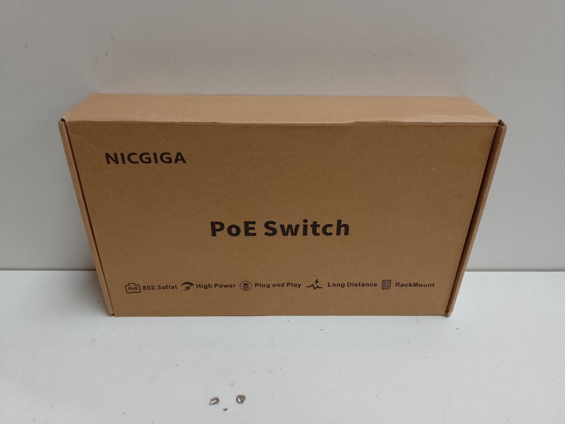 RRP £125.57 NICGIGA 16 Port Gigabit PoE Switch 16 Ports PoE+@250W - Image 2 of 2