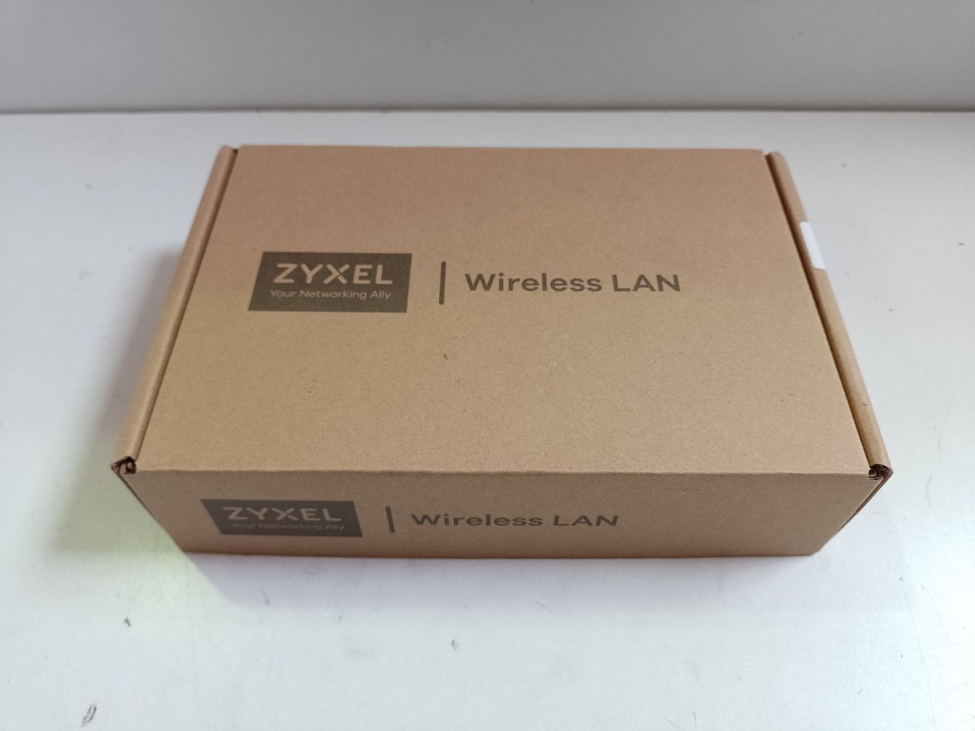 RRP £105.04 ZYXEL Multi-Gig WiFi 6 AX3000 PoE Access Point for Small Businesses - Image 2 of 2
