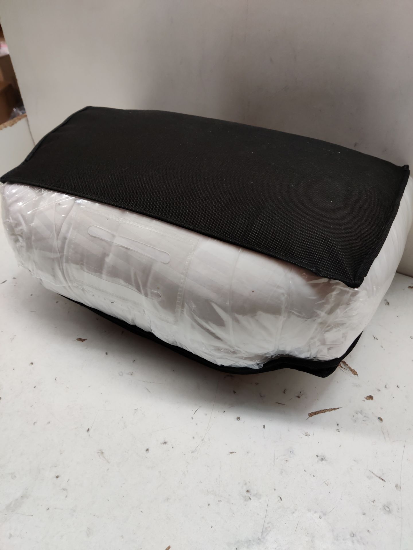 RRP £52.50 SUFUEE Luxury Goose Feather and Down Pillow Pair with 100% Cotton Cover - Image 2 of 2