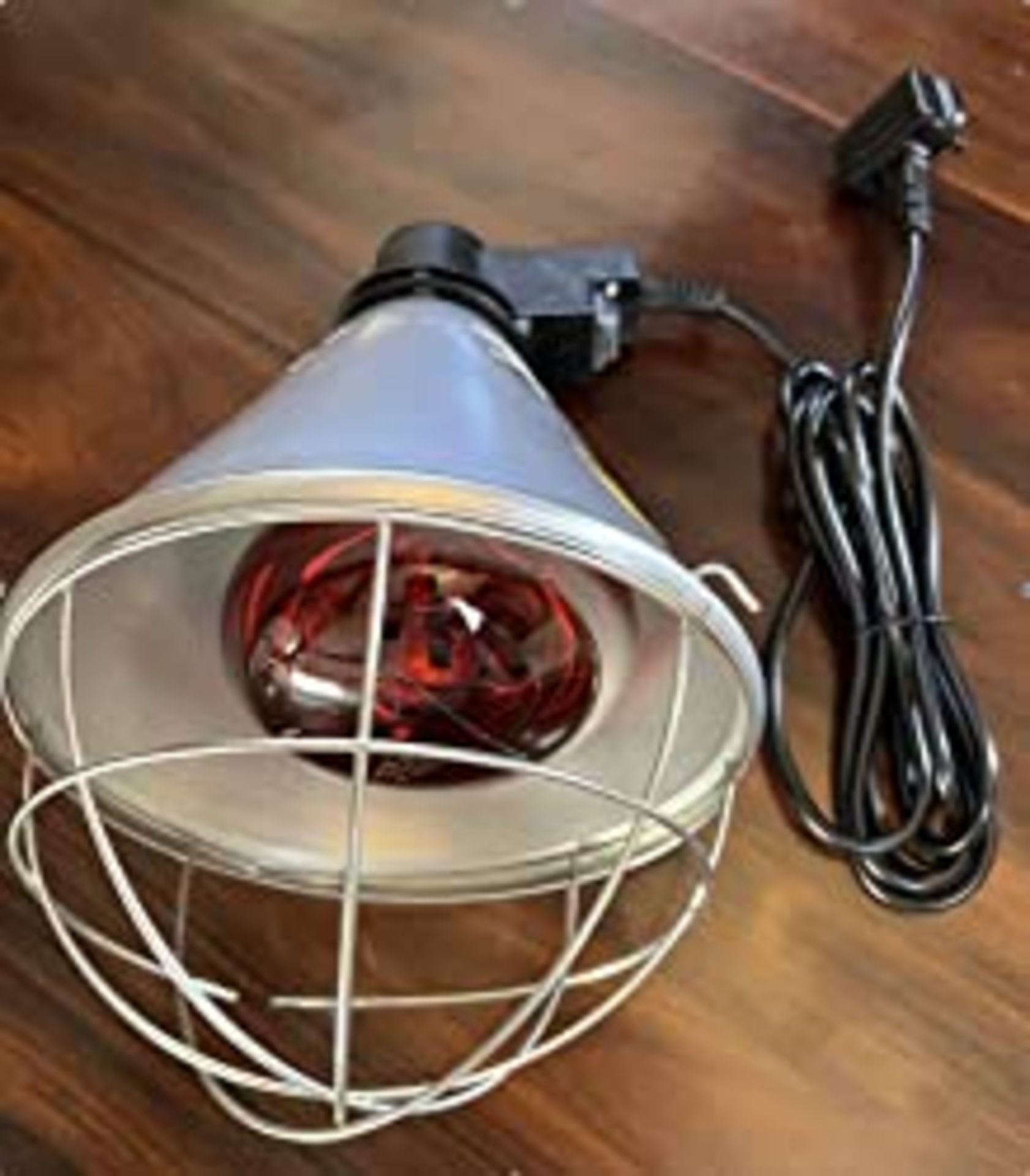 RRP £35.37 SM Pet Supplies Infrared Radiant Heat Lamp & Red Bulb