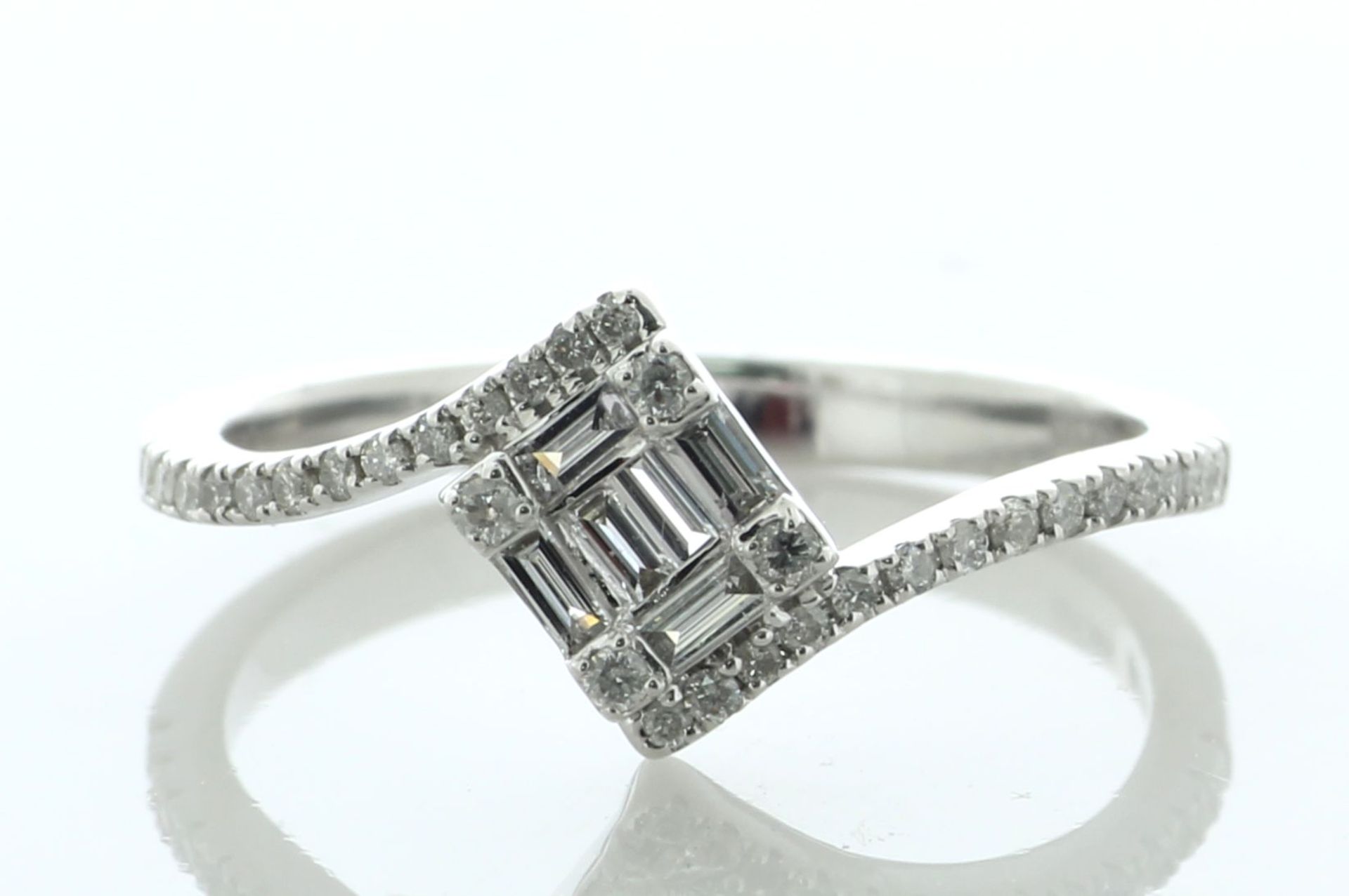 14ct White Gold Twist Top Cluster Diamond Ring 0.30 Carats - Valued By IDI £2,350.00 - A lovely