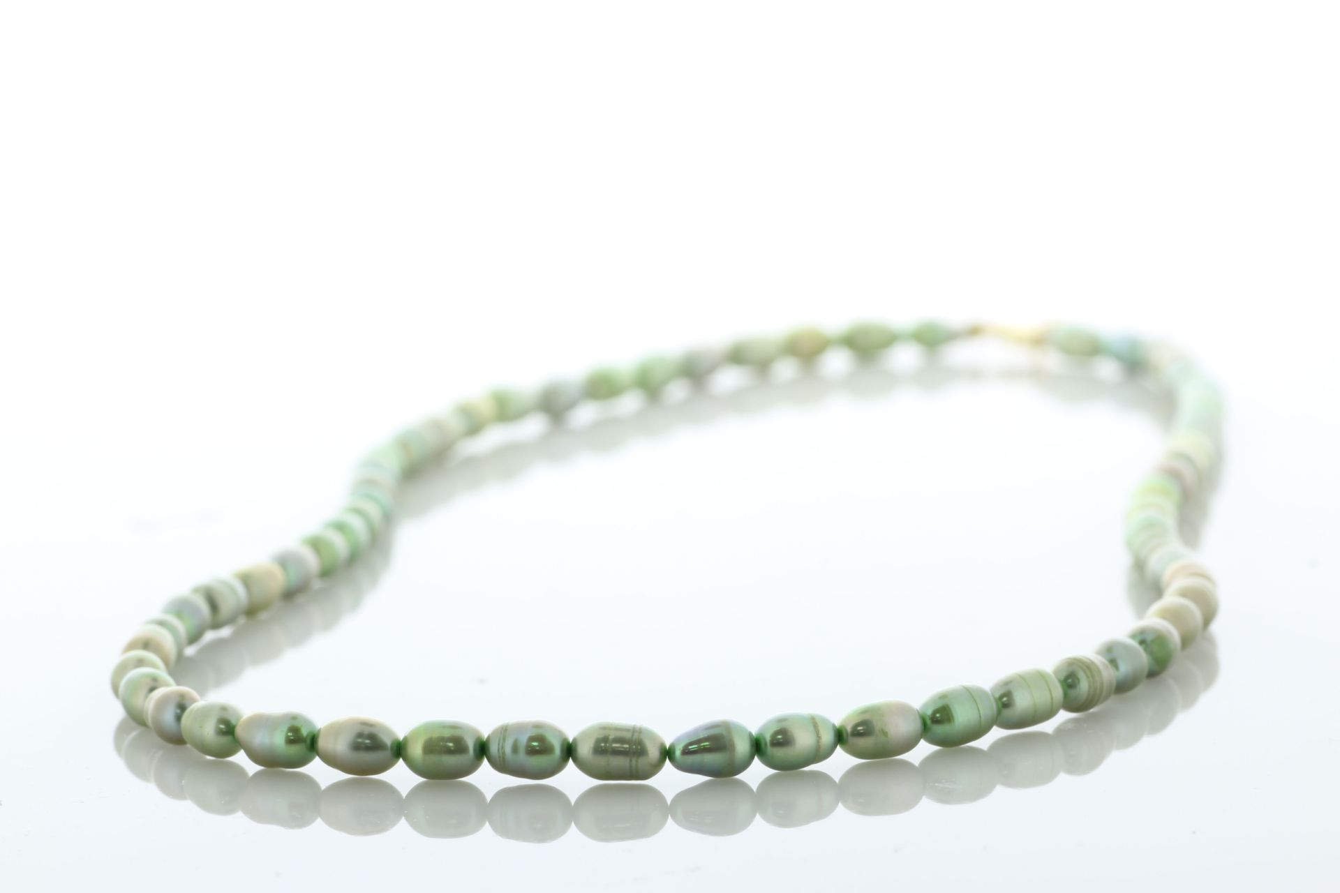 18 Inch Freshwater Cultured 4.5 - 5.0mm Pearl Necklace With Gold Plated Clasp - Valued By AGI £240.