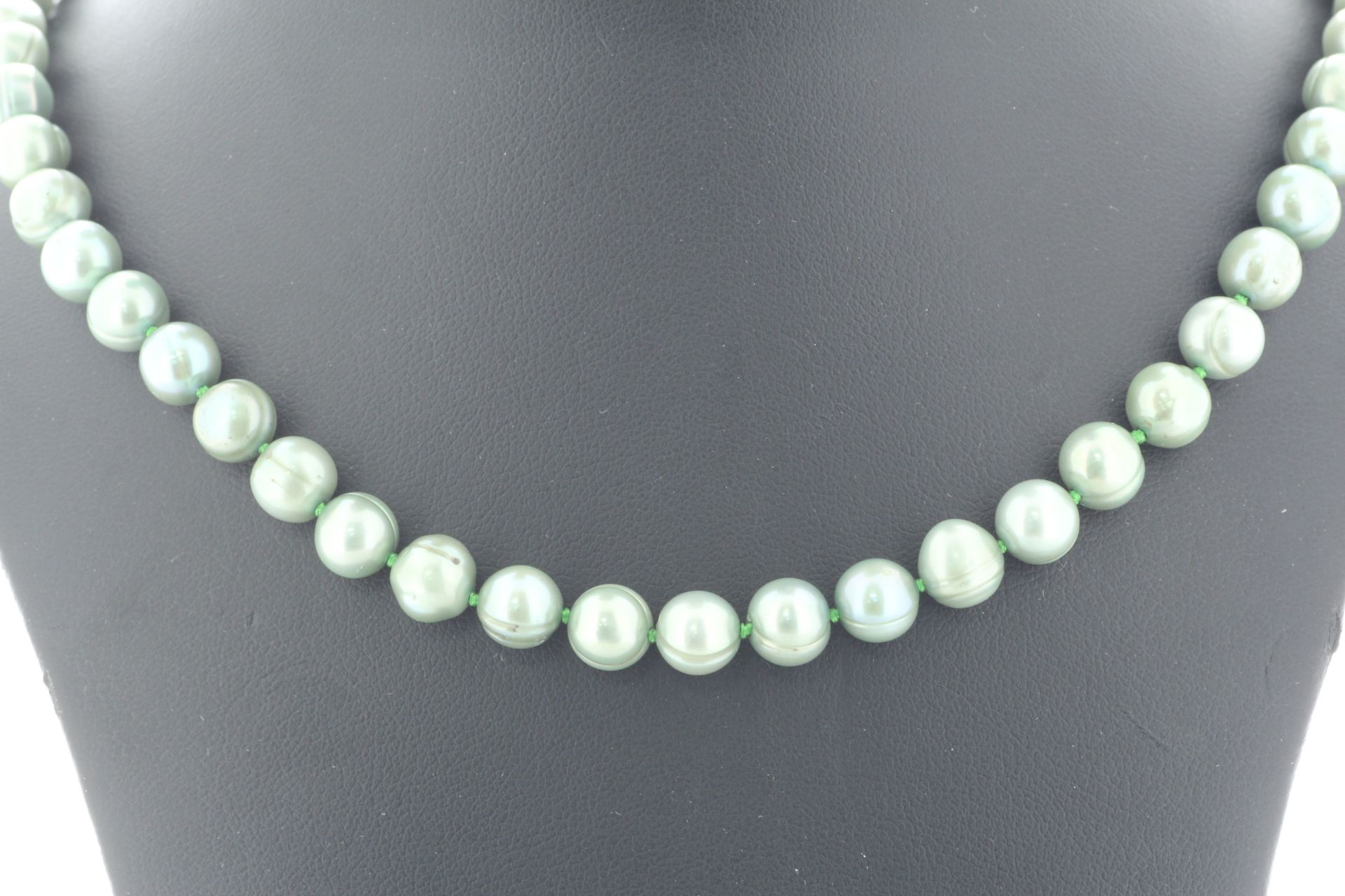 18 Inch Freshwater Cultured 7.0 - 7.5mm Pearl Necklace With Gold Plated Clasp - Valued By AGI £280. - Image 4 of 5