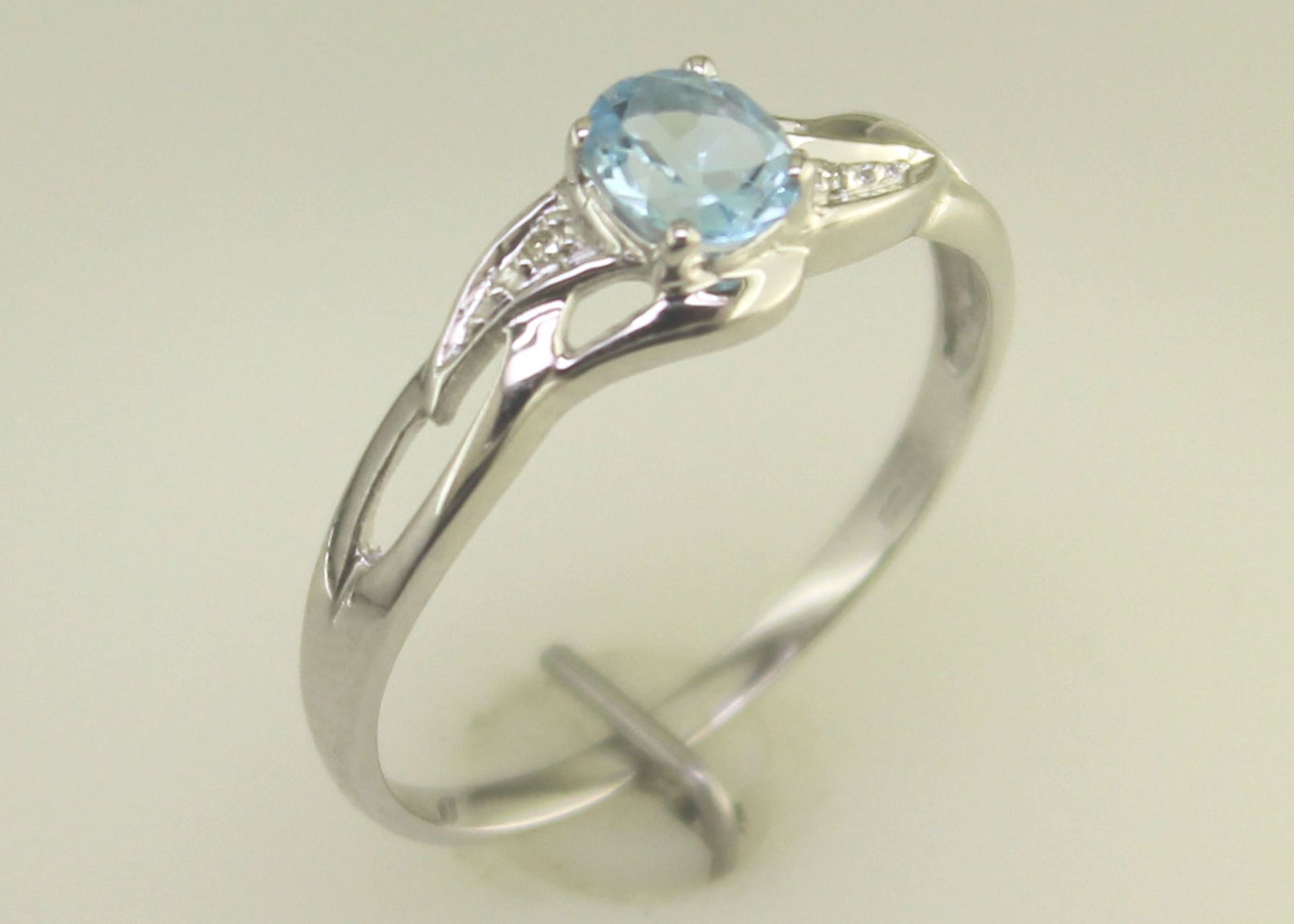 9ct White Gold Fancy Cluster Diamond And Blue Topaz Ring (BT0.50) 0.01 Carats - Valued By GIE £1, - Image 7 of 9