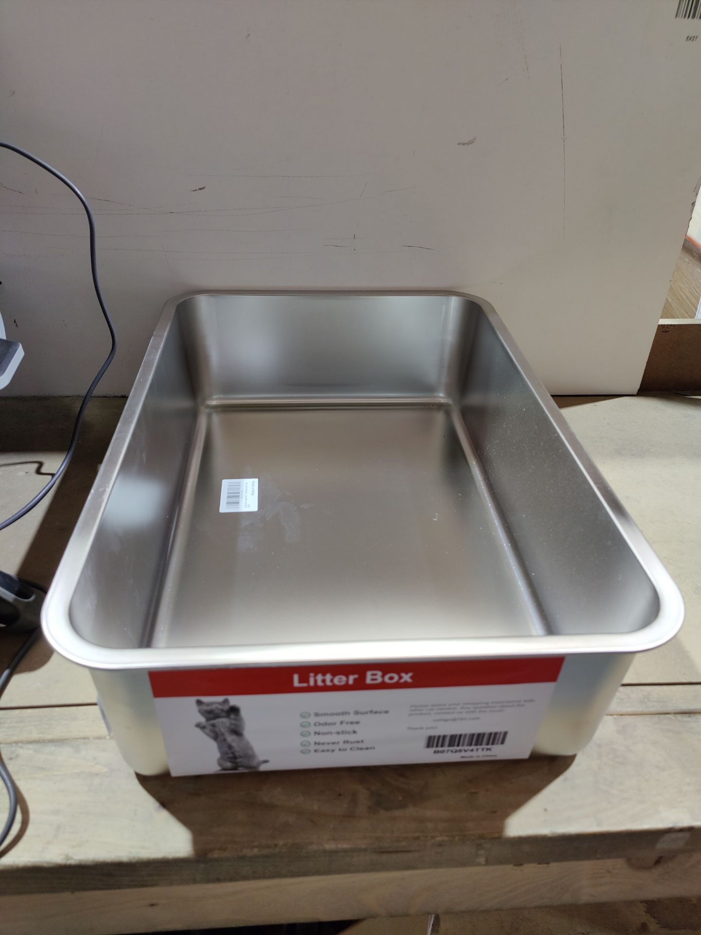 RRP £43.25 VehiGo EXtra Large Metal Cat Litter BoX - Image 2 of 2