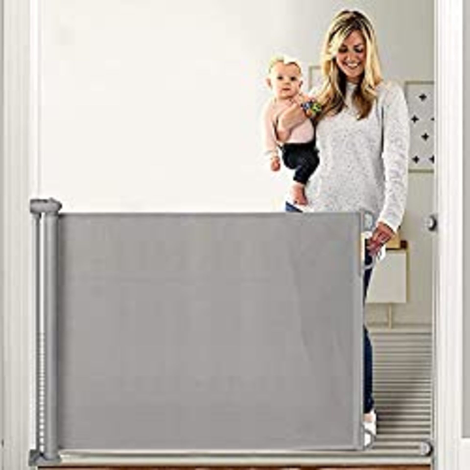 RRP £74.20 Momcozy Retractable Stair Gate for Baby