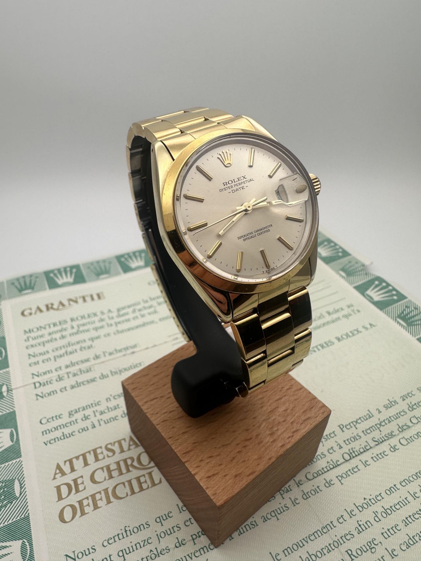 ROLEX DATE 34MM GOLD PLATED WATCH, DATED- 83, INCLUDES PAPERS, NO BOX. WORKING CONDITION - Image 2 of 5