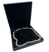 **NO RESERVE** LADIES PEARL NECKLACE SET WITH A 9K YELLOW GOLD CLASP