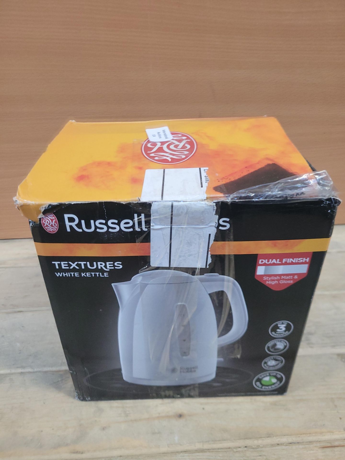 RRP £28.21 Russell Hobbs Textures Electric 1.7L Cordless Kettle (Fast Boil 3KW - Image 2 of 2