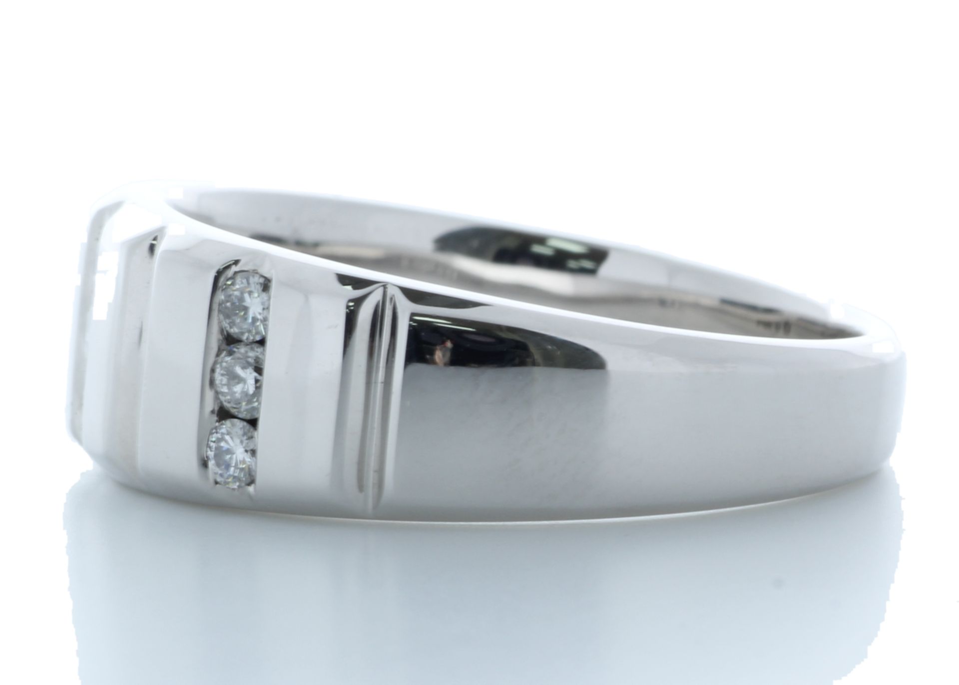 18ct White Gold Illusion Set Semi Eternity Diamond Ring 0.30 Carats - Valued By AGI £9,560.00 - This - Image 2 of 5