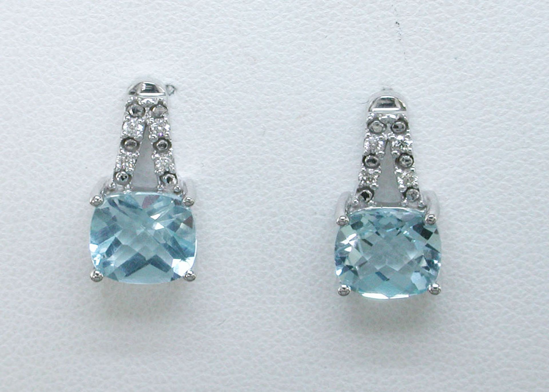 9ct White Gold Diamond And Blue Topaz Earrings - Valued By GIE £1,445.00 - Two gorgeous Blue Topaz - Image 6 of 8