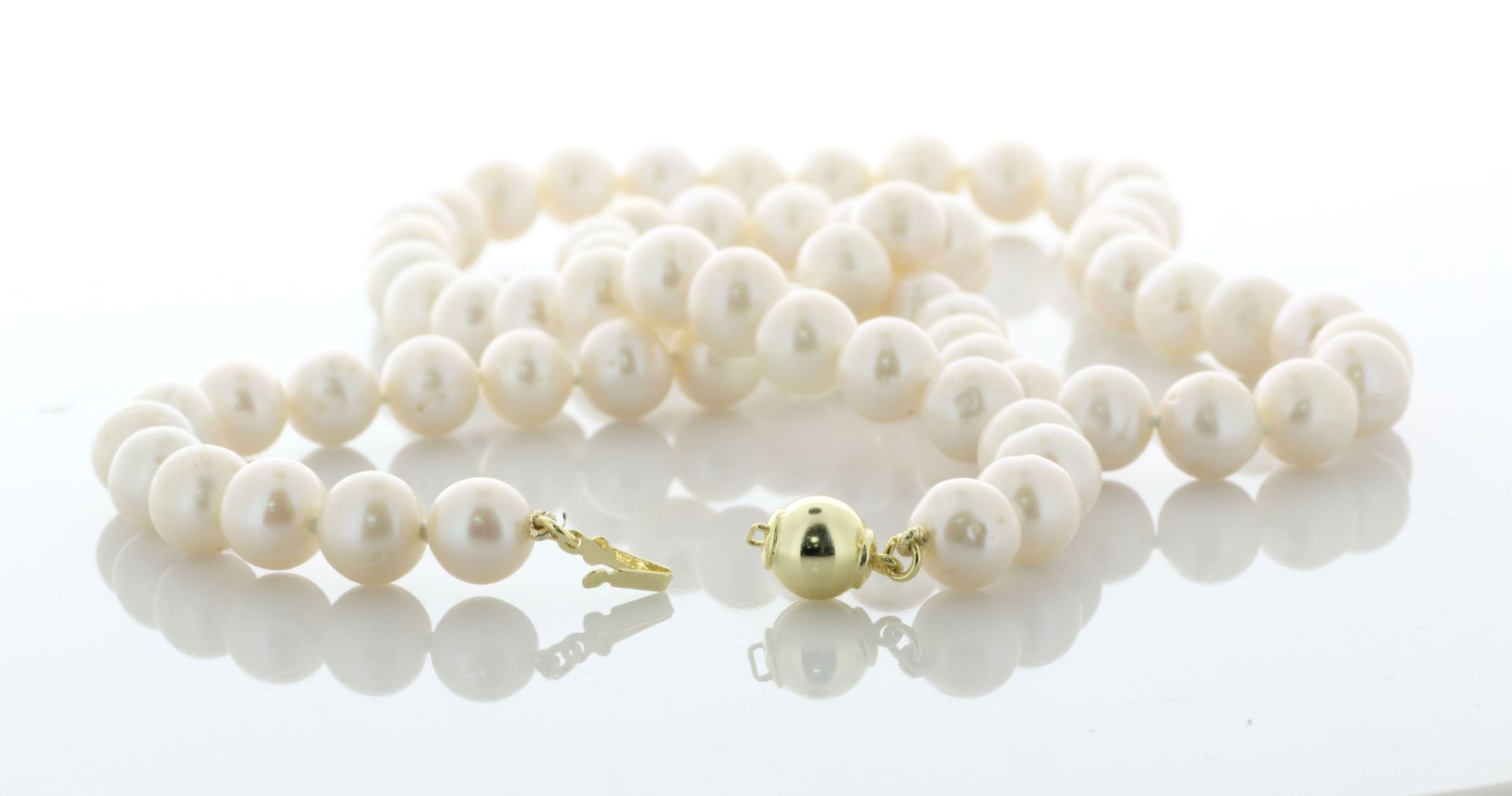 26 inch Freshwater Cultured 8.5 - 9.0mm Pearl Necklace With Gold Pated Silver Clasp - Valued By - Image 3 of 5