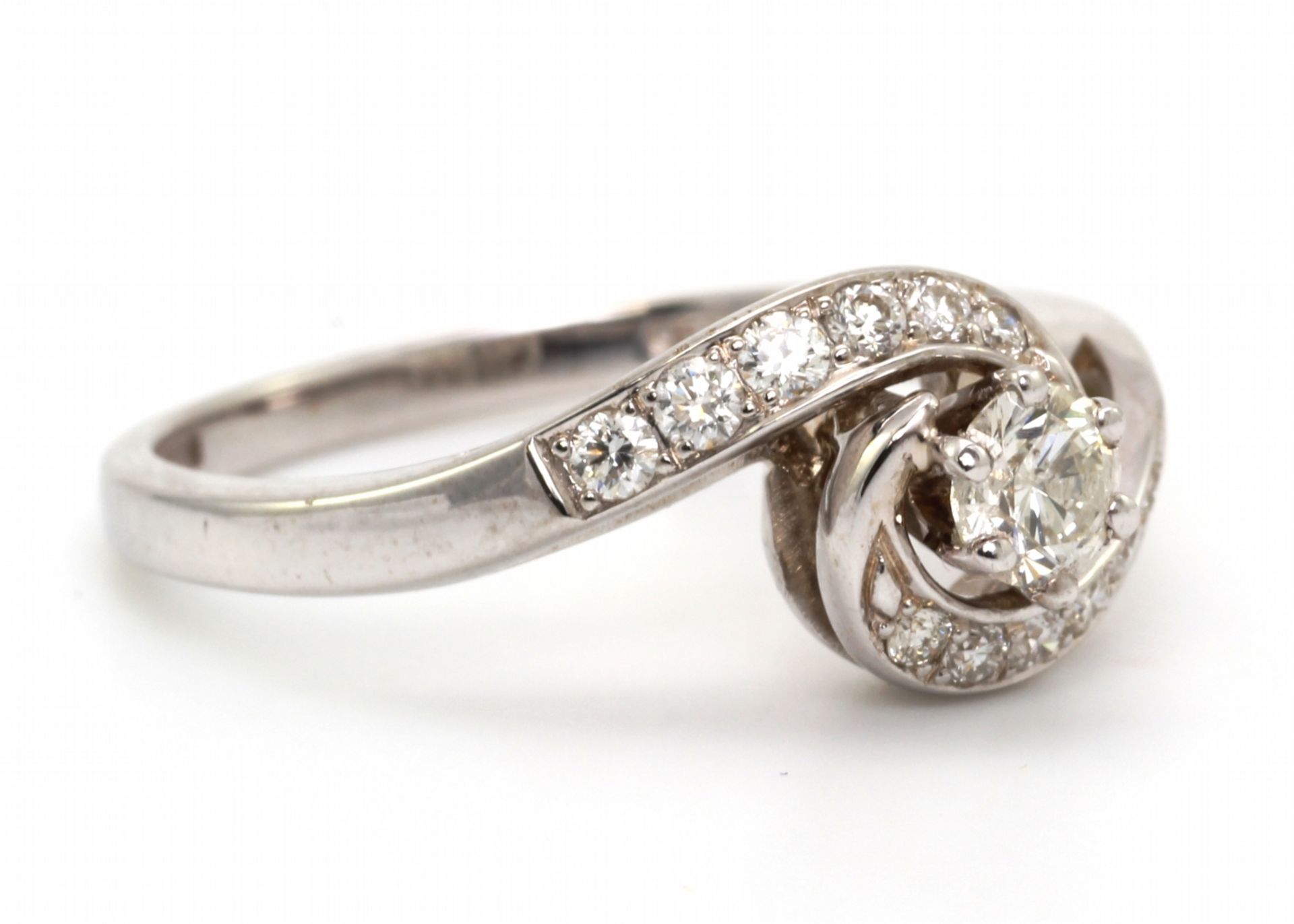 18ct White Gold Twist Shoulders Diamond Ring 0.43 Carats - Valued By AGI £5,775.00 - One sparkling - Image 5 of 6