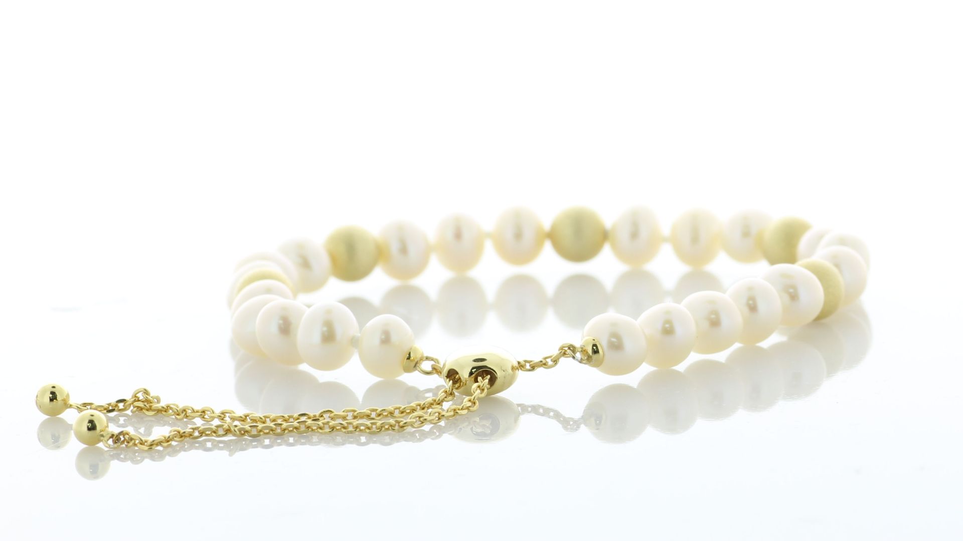 Freshwater Cultured 5.5 - 6.0mm Pearl Bracelet With Gold Plated Silver Clasp And Fastening - - Image 2 of 4