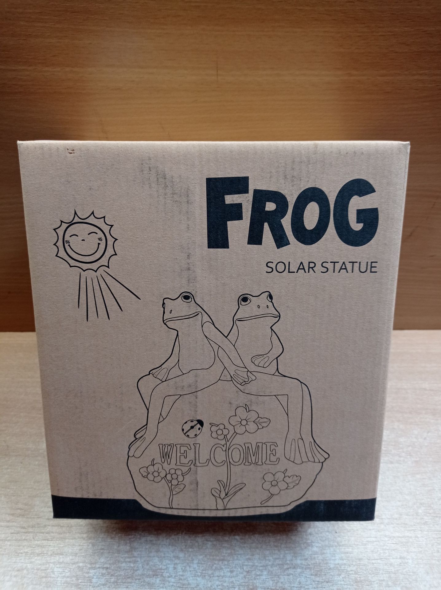 RRP £37.66 Goodeco Solar Garden Couple Frog Statue Outdoor Ornament - Image 2 of 2