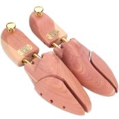 RRP £21.40 H&S. Cedar Wood Shoe Tree Wooden Shoe Stretcher Shaper (EU 41-42 / UK 7.5-8.5)