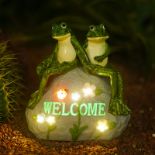 RRP £37.66 Goodeco Solar Garden Couple Frog Statue Outdoor Ornament