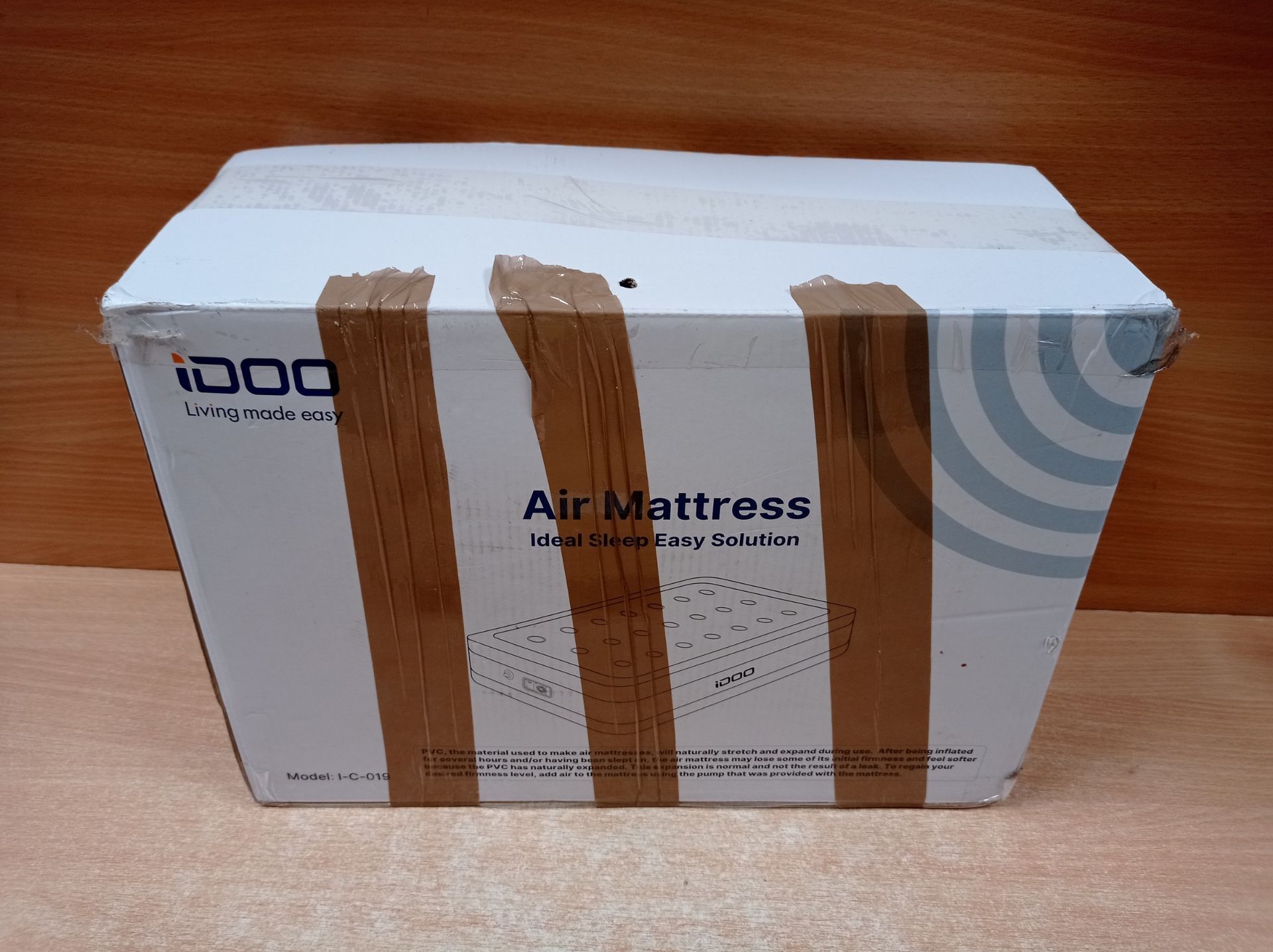 RRP £74.20 iDOO Single Inflatable Air bed with Built-in Pump - Image 2 of 2