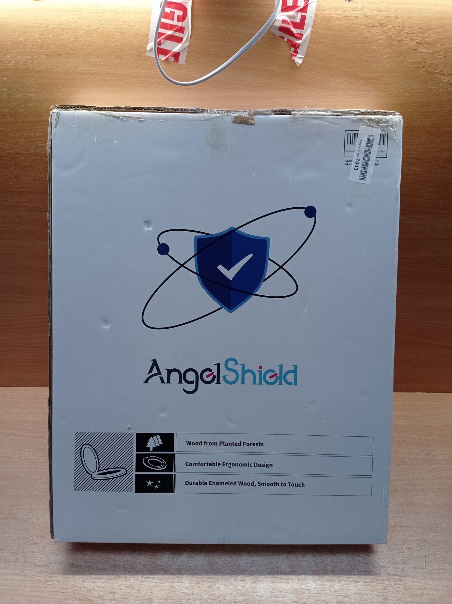 RRP £45.65 Angel Shield Wooden Soft Close Toilet Seat with Quick - Image 2 of 2