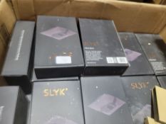 SLYK PILLOW STANDS